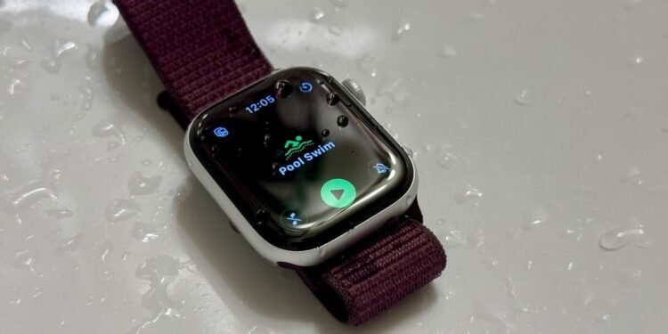 Are Smartwatches Really Waterproof? | Lifehacker