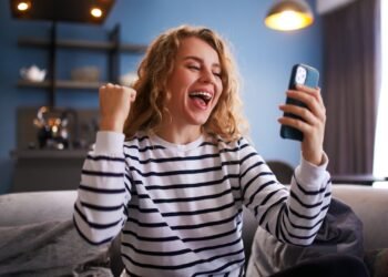 Average tax refund is 11% higher, latest IRS filing data shows