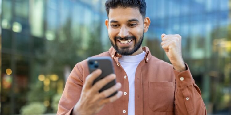 Average tax refund is 11.3% higher, IRS filing data through Tax Day shows