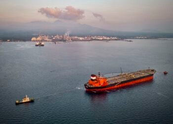 Brent oil futures fall as low as $98 ahead of Trump’s address on Iran war