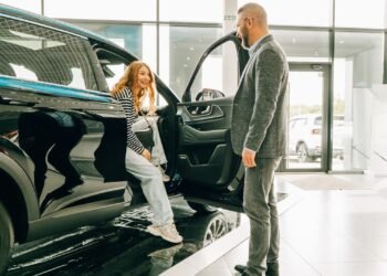 Car loan terms stretch as vehicle prices remain high