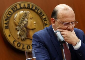 Colombia bank board looks set to raise rate, minister’s attendance in question