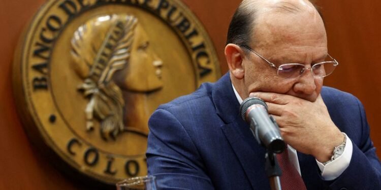 Colombia bank board looks set to raise rate, minister’s attendance in question