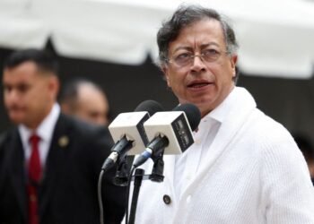 Colombia’s Petro walks back 100% tariffs on Ecuadorean goods