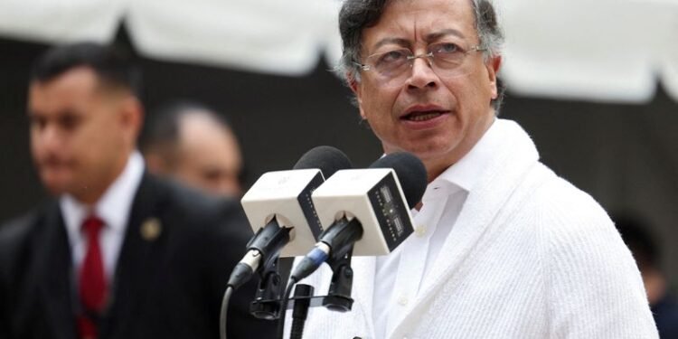 Colombia’s Petro walks back 100% tariffs on Ecuadorean goods