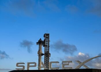 Elon Musk’s SpaceX could lead a wave of jumbo IPOs after reportedly making this key move