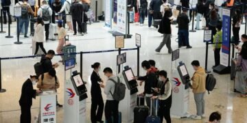 Flight cancellations and high fuel prices help keep Chinese close to home for May holidays
