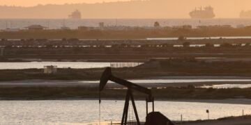 Global oil prices top $100 a barrel again after U.S.-Iran peace talks canceled — but Tehran offers deal to reopen Strait of Hormuz
