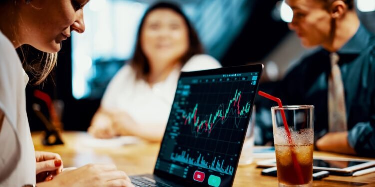 How investors can approach markets' 'choppy, bumpy ride': analyst