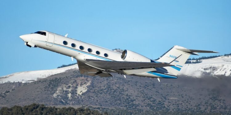How to Fly Private Like Your Really Rich Friend Who Hates Spending Money