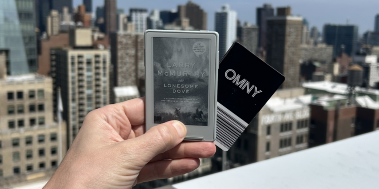 I'm Reading a 900-Page Novel on the Xteink X3, an E-reader the Size of a Credit Card