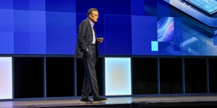 Intel’s stock extends its spectacular run by posting its best day in nearly four decades