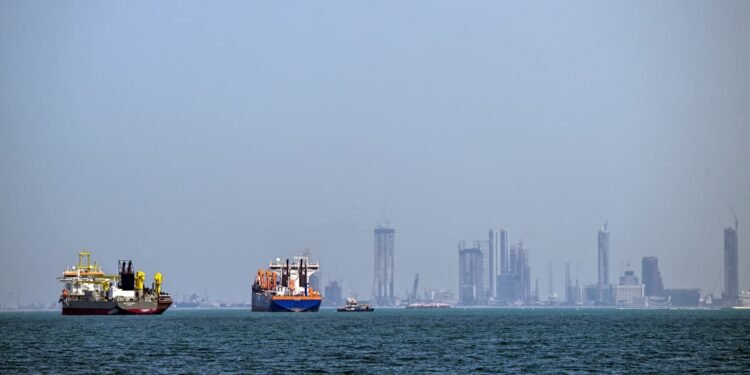 Iran moves to put the brakes on reopening the Strait of Hormuz