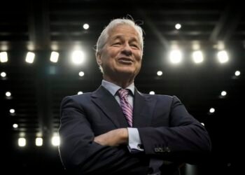 JPMorgan’s markets and investment banking revenue surge, but here’s why the stock is pulling back