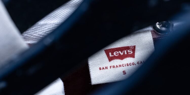 Levi’s boosts its sales outlook, defying concerns about the impact of the Iran conflict