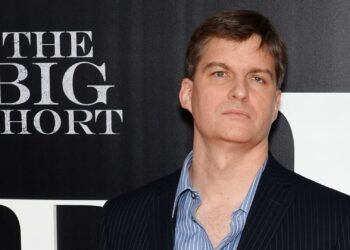 Michael Burry says he's still betting against Palantir after Trump post boosts stock