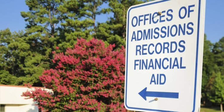 National College Decision Day: How to maximize aid