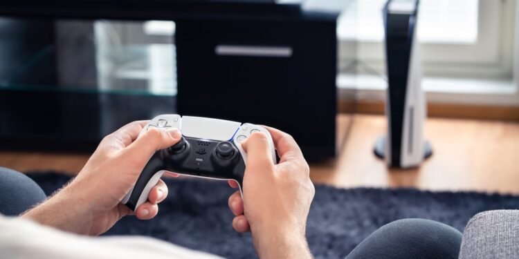 No, Sony Isn't Forcing Gamers to Connect to the Internet Every 30 Days