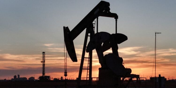 Oil climbs nearly 2% as US-Iran peace talks stall