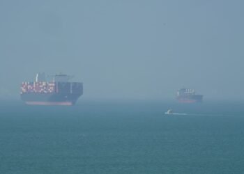 Oil prices climb to four-year high above $120 after report that Trump is considering further military action in Iran