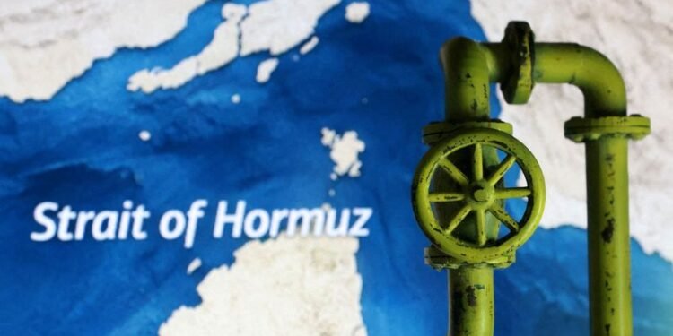 Oil tankers steer clear of Hormuz ahead of US blockade