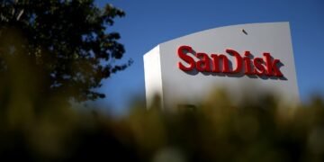 Sandisk’s stock is up 2,000% in a year — and this analyst says it’s still being underestimated
