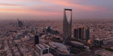 Saudi's PIF anchors King Street credit fund targeting Middle East