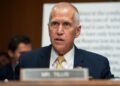 Sen. Thom Tillis drops opposition, says he’ll back Kevin Warsh’s Fed confirmation