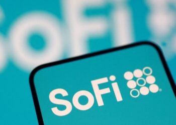SoFi CEO defends decision to hold guidance steady