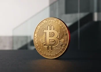 Standard Chartered Bank Predicts $500K Bitcoin as Price Climbs