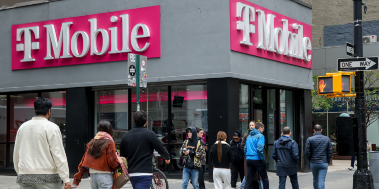 T-Mobile Will Give You $200 to Switch From Another Carrier