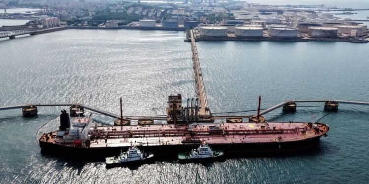 The key global oil contract tops $115 as Strait of Hormuz impasse continues