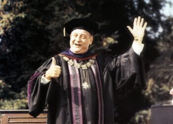 There are years-long waiting lists to retire on college campuses. 6 steps to take before enrolling.