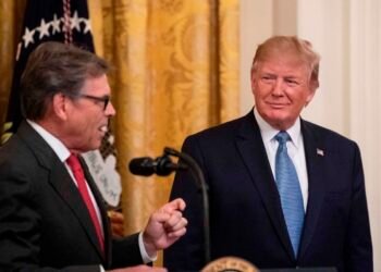 This AI power company ousted its CEO. Why that could help it sign up its first customer.