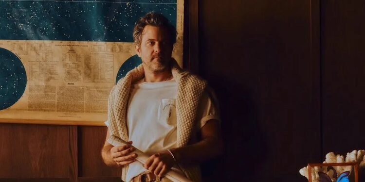 Unpacking With Joshua Jackson: The Pleasures of a Solo Ski Trip to Niseko, Japan