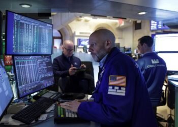 Wall Street extends losses after Fed decision, big tech earnings on tap