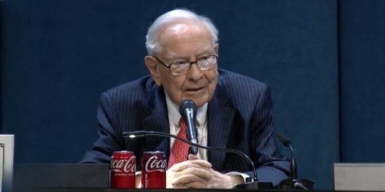 Warren Buffett says he would load up on Apple just not in this market