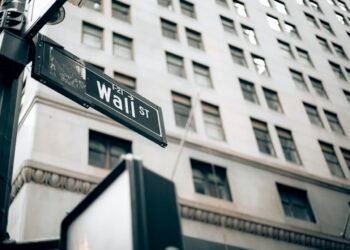 5 reasons stocks are rallying in the face of an oil-price shock