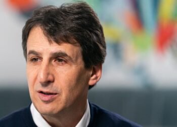 Apollo CEO Rowan warns of market correction, slams rival insurers