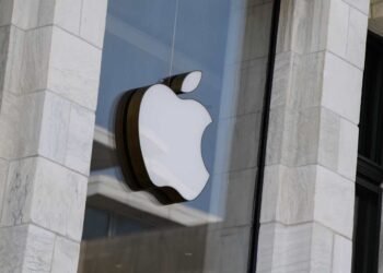 Apple just gave a subtle clue that a splashy AI acquisition may be in the cards