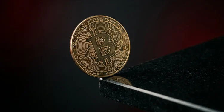 Bitcoin Price Crashes to $77K Amid $600M in Liquidations