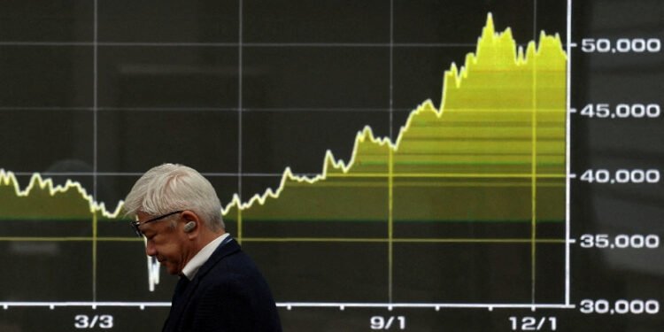 Bond yields, oil fall amid hopes for Iran deal; stocks end up with chip shares 