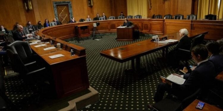 CLARITY Act clears Senate Banking Committee with bipartisan support
