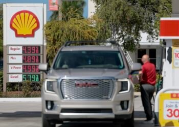 Car payments squeeze Americans as auto debt hits $1.68 trillion: Report
