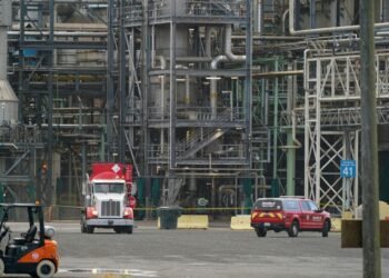 Chemical tank rupture in Washington state causes multiple deaths and injuries