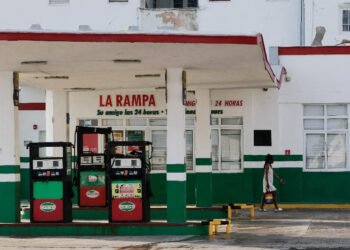Cuba hikes gasoline and diesel prices but filling stations remain shut