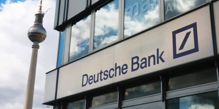 Deutsche Bank lifts Strategy stake to 785,000 shares despite value drop
