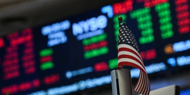 Does the stock market close early today? How Memorial Day weekend affects trading hours.