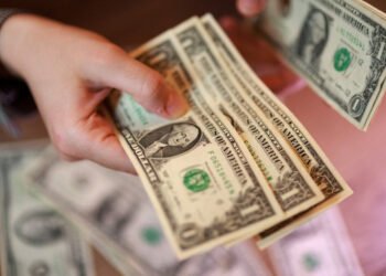 Dollar steadies from weakness as Trump calls off planned attack on Iran