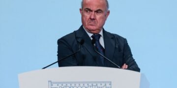 ECB’s de Guindos urges prudence on rates in parting shot - FT